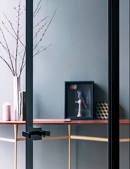 Interni-onesti-lualdi-puerta-pivotantes-shoin-pivot-04