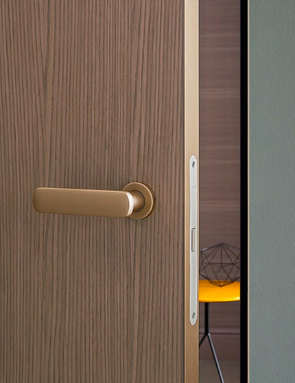 Interni-onesti-lualdi-puerta-rasomuro-rasoline55s