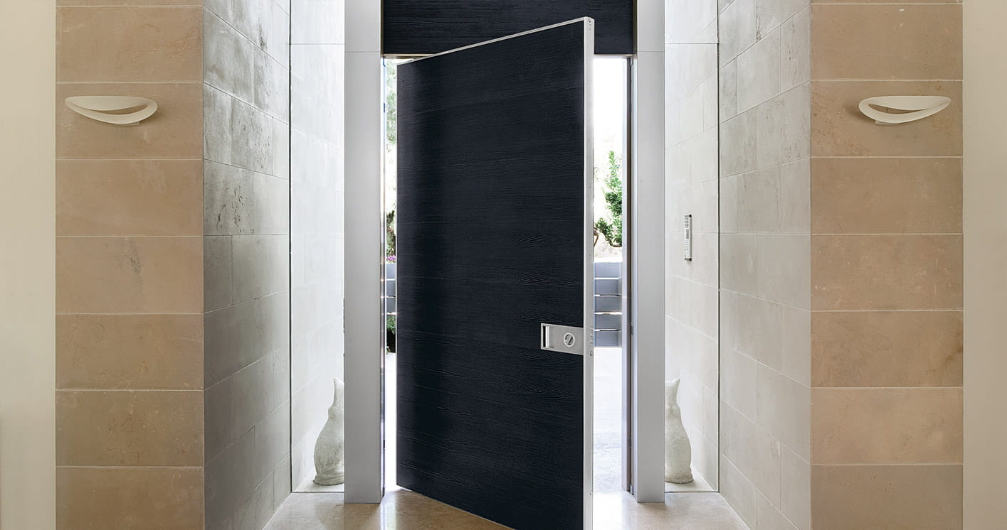 Interni-onesti-oikos-synua-puertas-blindadas-grandes-dimensiones-pivote-vertical-02
