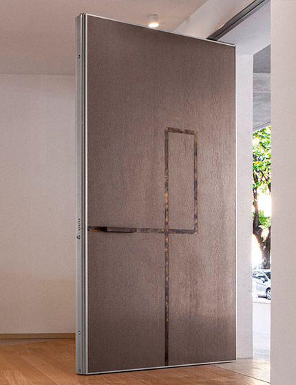 Interni-onesti-oikos-synua-puertas-blindadas-grandes-dimensiones-pivote-vertical-05