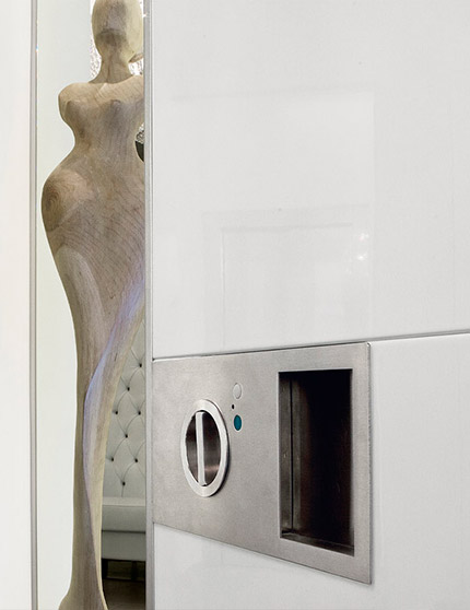 Interni-onesti-oikos-synua-puertas-blindadas-grandes-dimensiones-pivote-vertical-06